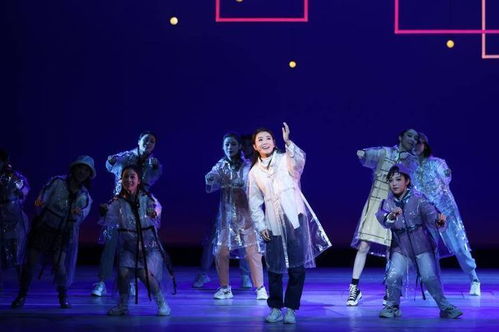 《心若有光，照亮彼岸》 越劇《錢塘里》駐場演出收官舞臺藝術(shù)造型策劃